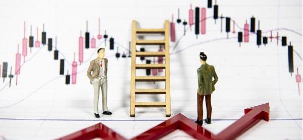 珠海医生泳池边上演“教科书式”急救,被确认为见义勇为人员